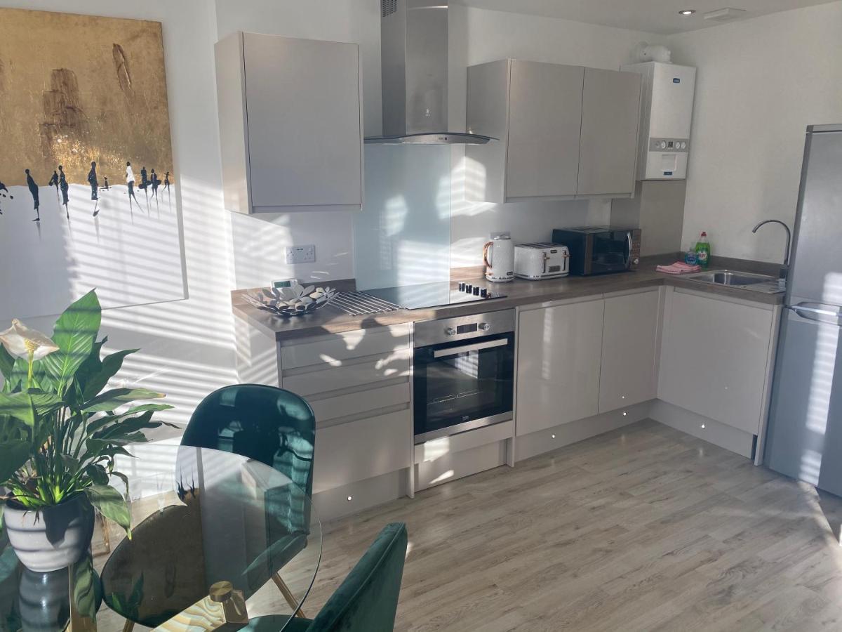 Stylish Pontcanna Flat Near City Centre Кардифф Экстерьер фото